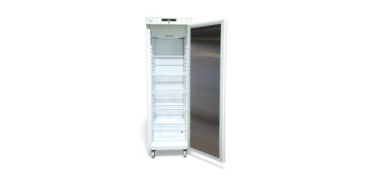 tse1205sv-laboratoriumkoelkast-solid-deur-front-open