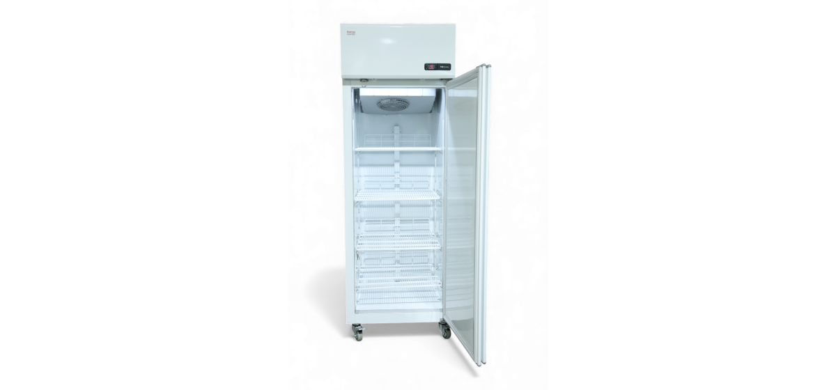 tse2220fv-laboratoriumvriezer-solid-deur-front-open